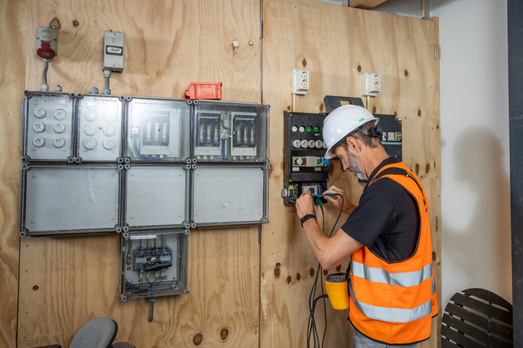 Elektrische veiligheid op grote schaal: SCIOS Scope 12 inspectie voor een omvangrijk zonnepark